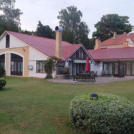 Villa Leonardo Вентспилс Экстерьер фото
