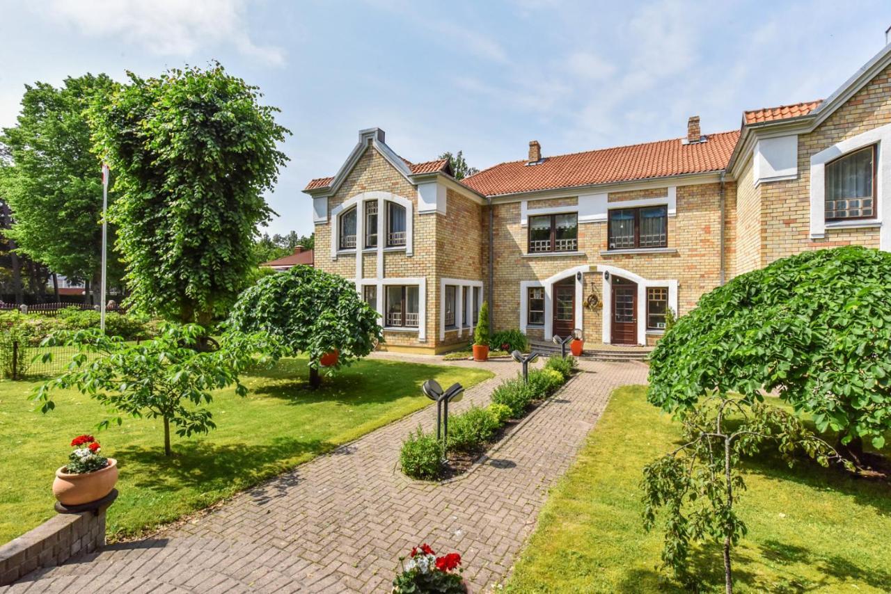 Villa Leonardo Вентспилс Экстерьер фото